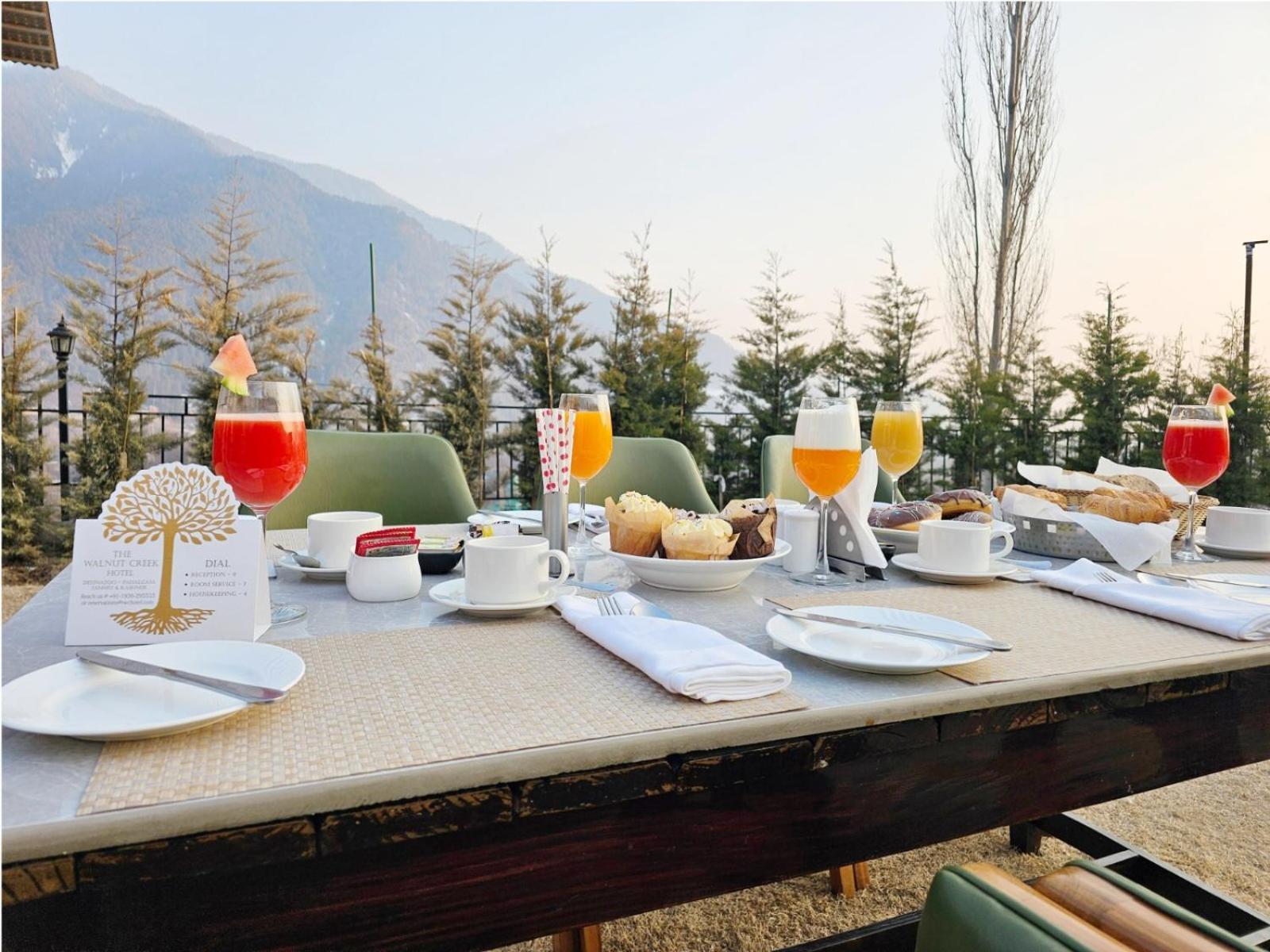 The Walnut Creek Pahalgam 호텔 외부 사진